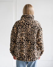 Load image into Gallery viewer, LEOPARD SHERPA JACKET
